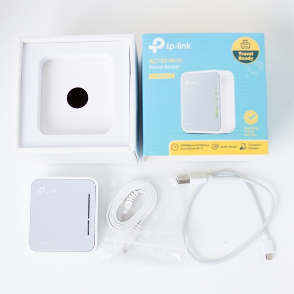TP-link Other - TP-link-link AC750 Wi-Fi Travel Router TL-WR902AC 300MBPS Dual Band Compact